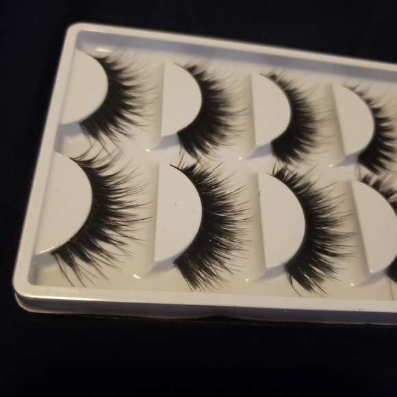 🍁2 for $8, 3 for $10...🍁False Lashes 5 Pair - Picture 3 of 6